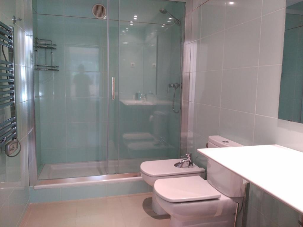 Luxury Flat, 3 Bedrooms, 2 Bathrooms And Swimming Pool Next To The Beach!! Сан-Адриан-де-Бесос Экстерьер фото