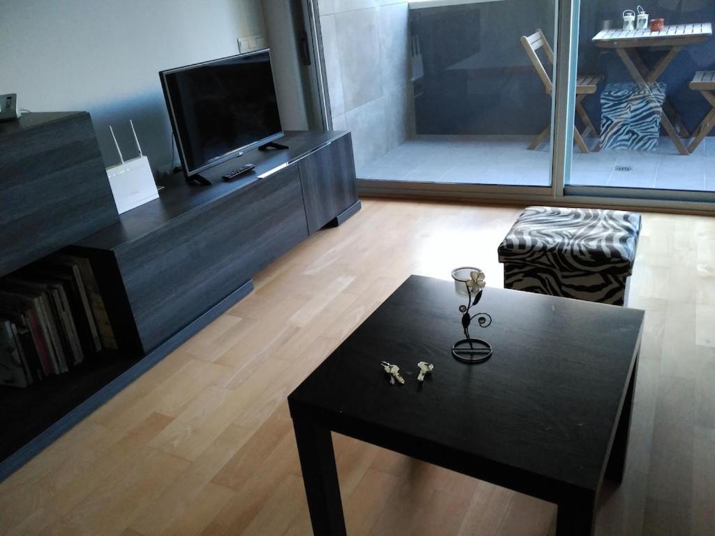 Luxury Flat, 3 Bedrooms, 2 Bathrooms And Swimming Pool Next To The Beach!! Сан-Адриан-де-Бесос Экстерьер фото